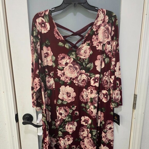 Stitch Fix Maroon Floral V-Neck Dress 2X NWT | Buttery Soft + Flowy Fit - Picture 1 of 15